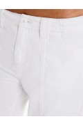 شلوار پارچه ای جیبدار نخی با فاق کوتاه با نخ دورنگ زنانه رنگ سفید برشکا