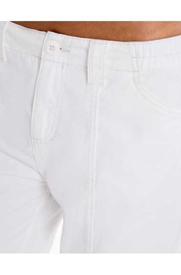 شلوار پارچه ای جیبدار نخی با فاق کوتاه با نخ دورنگ زنانه رنگ سفید برشکا