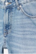 شلوار جین راست فاق متوسط زنانه آبی کمرنگ پل اند بیر