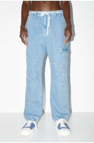 شلوار جین جیبدار بلوک رنگی با جزئیات درز مردانه آبی کمرنگ پل اند بیر