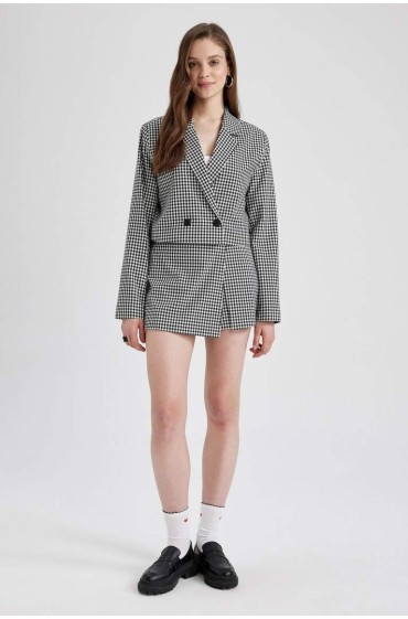 کت تک نیم تنه دکمه‌دار با طرح‌های مربعی با ابعاد بزرگ زنانه مشکی دیفکتو