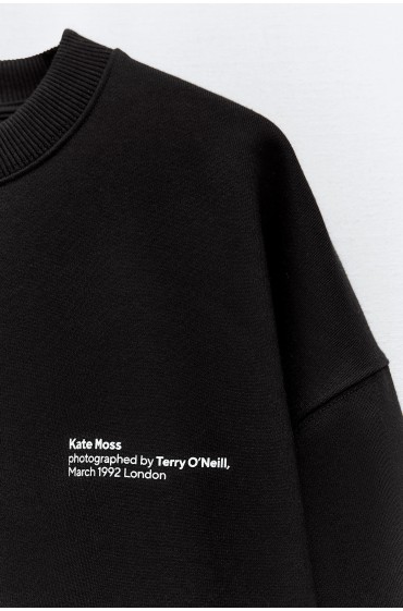 کیت ماس ​​© ICONIC IMAGES / TERRY O'NEILL 2024 Sweatshirts زنانه مشکی زارا