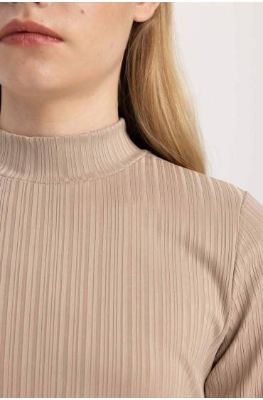 تیشرت آستین کوتاه نیم یقه فیت معمولی زنانه استخوانی دیفکتو