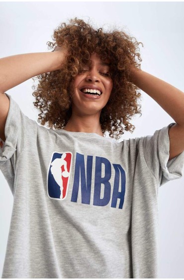 تیشرت آستین کوتاه یقه ای باکسی فیت NBA DeFactoFit زنانه ملانژ خاکستری دیفکتو
