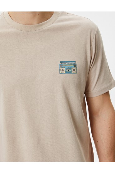 تیشرت با یقه آستین کوتاه نخی با چاپ سرگرم کننده مردانه رنگ بژ  کوتون