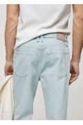 شلوار جین مناسب، ظاهری شسته مردانه آبی سفید شده منگو