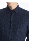 پیراهن مردانه پوپلین طرح دار آستین بلند اسلیم فیت مردانه چاپ سرمه ای  ال سی وایکیکی