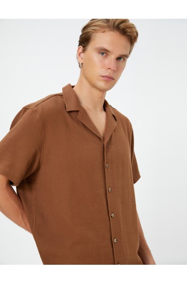 پیراهن آستین کوتاه یقه پایین دکمه دار نخی مردانه قهوه ای  کوتون