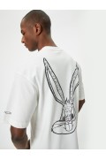 تیشرت اورسایز Bugs Bunny دارای مجوز طرح گرافیکی در پشت مردانه سفید  کوتون