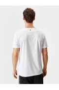 تیشرت اسپرت با یقه آستین کوتاه طرح گرافیکی با شعار مردانه سفید  کوتون