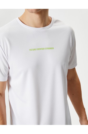 تیشرت اسپرت با یقه آستین کوتاه طرح گرافیکی با شعار مردانه سفید  کوتون