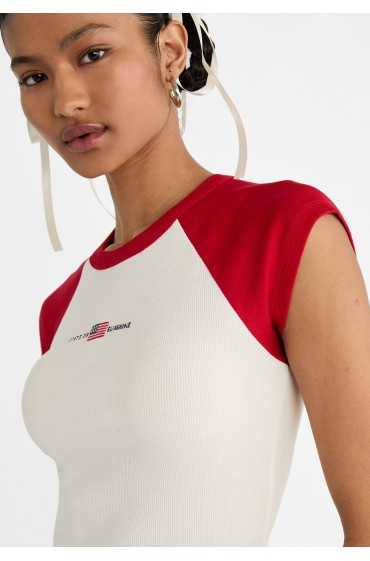تیشرت یقه گرد آستین کوتاه زنانه قرمز و سفید استرادیوریوس