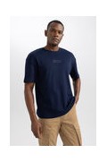 تیشرت پارچه ای سنگین با یقه آستین کوتاه طرح گرافیکی Comfort Fit مردانه آبی سرمه ای  دیفکتو