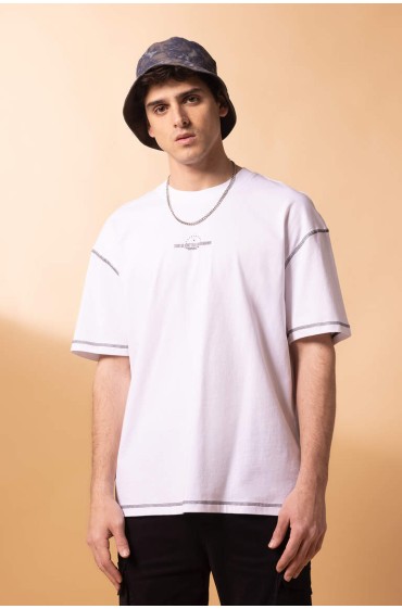 تیشرت آستین کوتاه 100% نخی طرح گرافیکی با یقه Comfort Fit مردانه سفید  دیفکتو