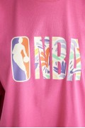 تیشرت یقه کوتاه DeFactoFit NBA Wordmark Oversize Fit Crew زنانه رنگ صورتی دیفکتو