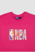 تیشرت یقه کوتاه DeFactoFit NBA Wordmark Oversize Fit Crew زنانه رنگ صورتی دیفکتو