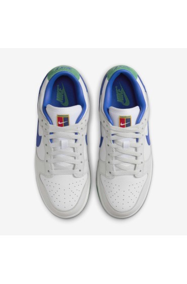 کتونی ورزشی مدل Nike Dunk Low 'Tennis Classic' رنگ سفید / گرد و غبار فوتون / سبز ورزشگاه / عکس آبی زنانه نایک