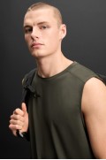 TRAINING TANK TOP مردانه خاکی زارا