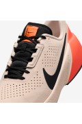 کتونی مخصوص باشگاه مدل Nike Air Zoom TR 1 رنگ گواوا سفید / هایپر زرشکی / مشکی / متالیک اسپند مردانه نایک