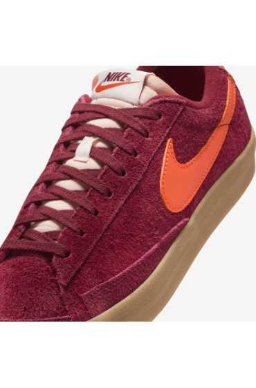 کتونی ورزشی مدل Nike Blazer Low '77 Vintage رنگ تیم قرمز / صمغ قهوه ای روشن / نارنجی تیمی / نارنجی ایمن زنانه نایک