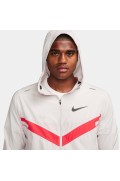 بادگیر ورزشی مدل Nike Repel Windrunner رنگ استخوانی روشن / قرمز آهنگ / صورتی سوپر / خاکستر متوسط مردانه نایک