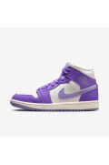 کتونی ورزشی مدل Air Jordan 1 Mid رنگ اکشن گریپ/بادبان/آسمان جی بنفش روشن زنانه نایک