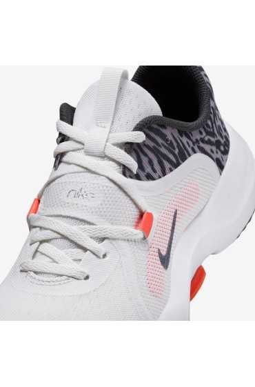 کتونی مخصوص باشگاه مدل Nike In-Season TR 13 Premium رنگ قله سفید/دود تیره خاکستری/انبه وحشی سبک/خاکستری خنک متالیک زنانه نایک