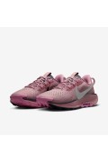 کتونی رانینگ مدل Nike Pegasus Trail 5 رنگ گرد و غبار آلو/بنفش پلاتین/فراتر از نقره ای صورتی/فلزی زنانه نایک