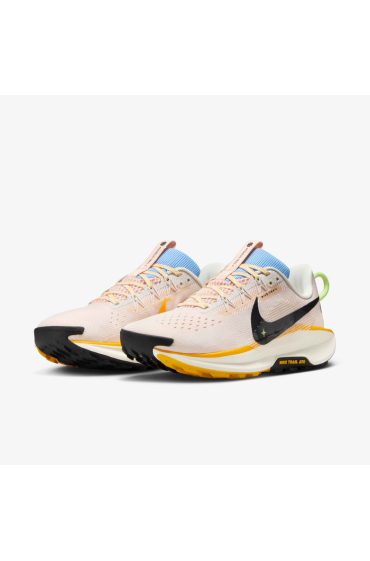 کتونی رانینگ مدل Nike Pegasus Trail 5 رنگ فانتوم/مرجان شسته/طلای دانشگاه/سیاه زنانه نایک